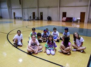 image of kids at the gymnasium 